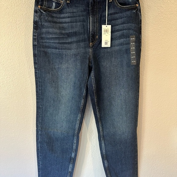NWT Guess women’s high rise jean denim blue jeans size 30 - Picture 2 of 12